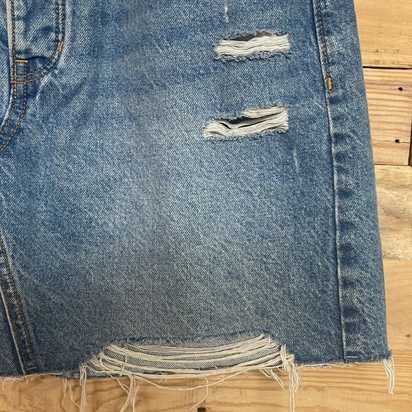 Old Navy size 12 Medium Wash Distressed Mini Denim Button Fly Non-Stretch Skirt - Picture 6 of 13